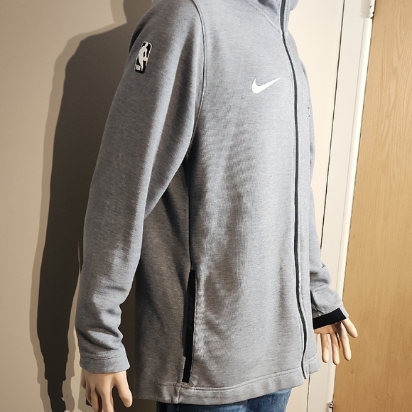 Nike Gray Hooded Men's Jacket - Picture 6 of 10